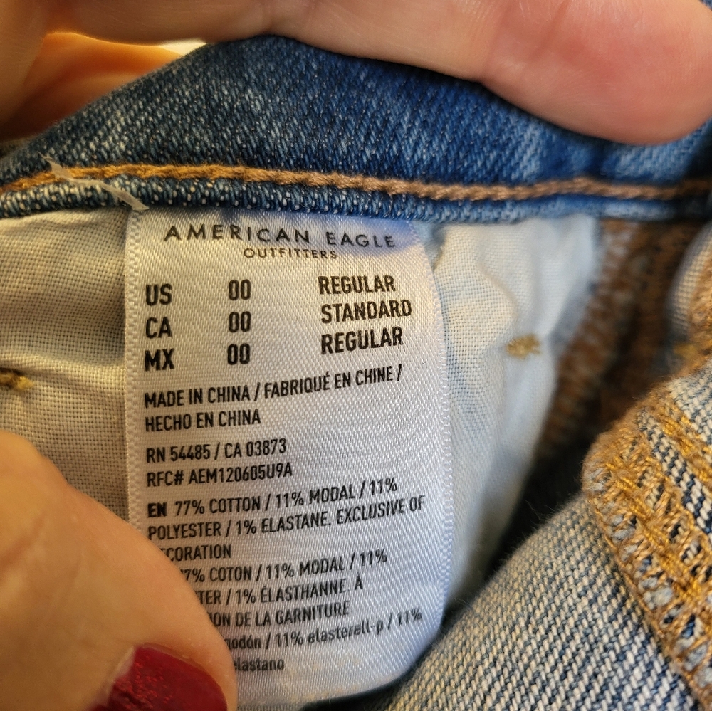 American Eagle Outfitters Women's Stretch Distressed Blue Jeans. Size 00 - Picture 11 of 15